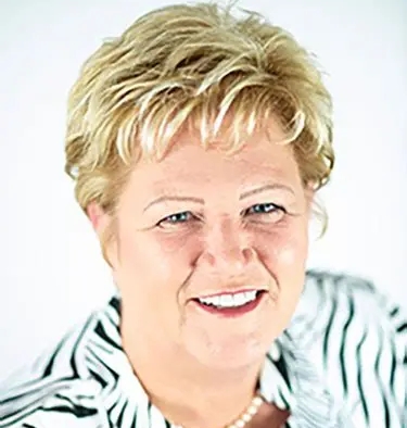 Dr. Cathy Collins-Fulea Inducted Into Frontier Nursing University Alumni Hall of Fame